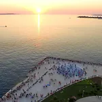& Andrea Zadar