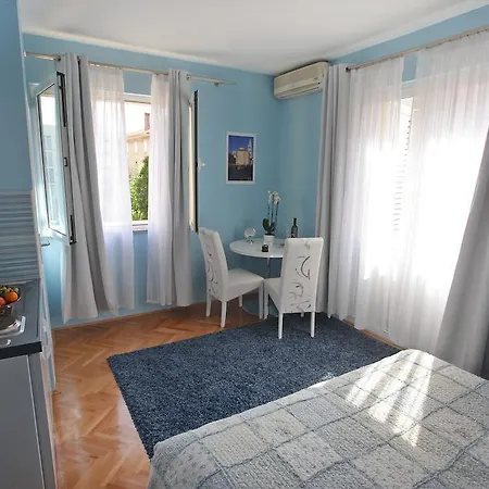 Apartment & Andrea